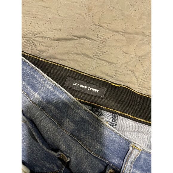 Torrid Women’s Sky High Skinny Jeans Multi Button Light Wash Stretchy - Picture 4 of 7